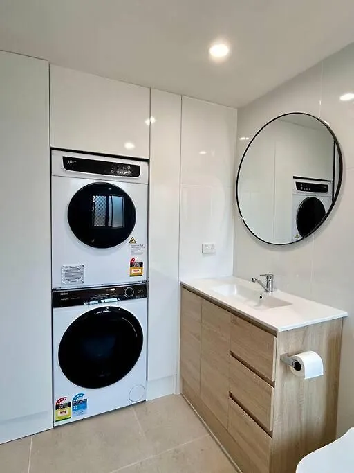 Renovated Beachside 1Br Apartment Gold Coast