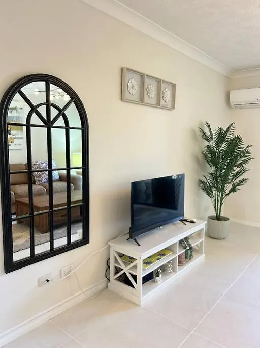 Renovated Beachside 1Br Apartment Gold Coast 0*,